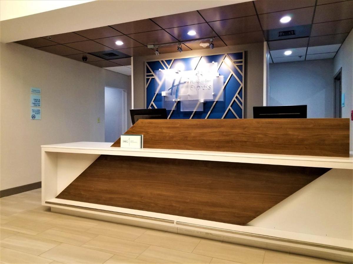 Holiday Inn Express Apex - Raleigh By Ihg Экстерьер фото